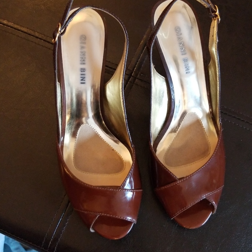 Heels - Picture 2 of 3